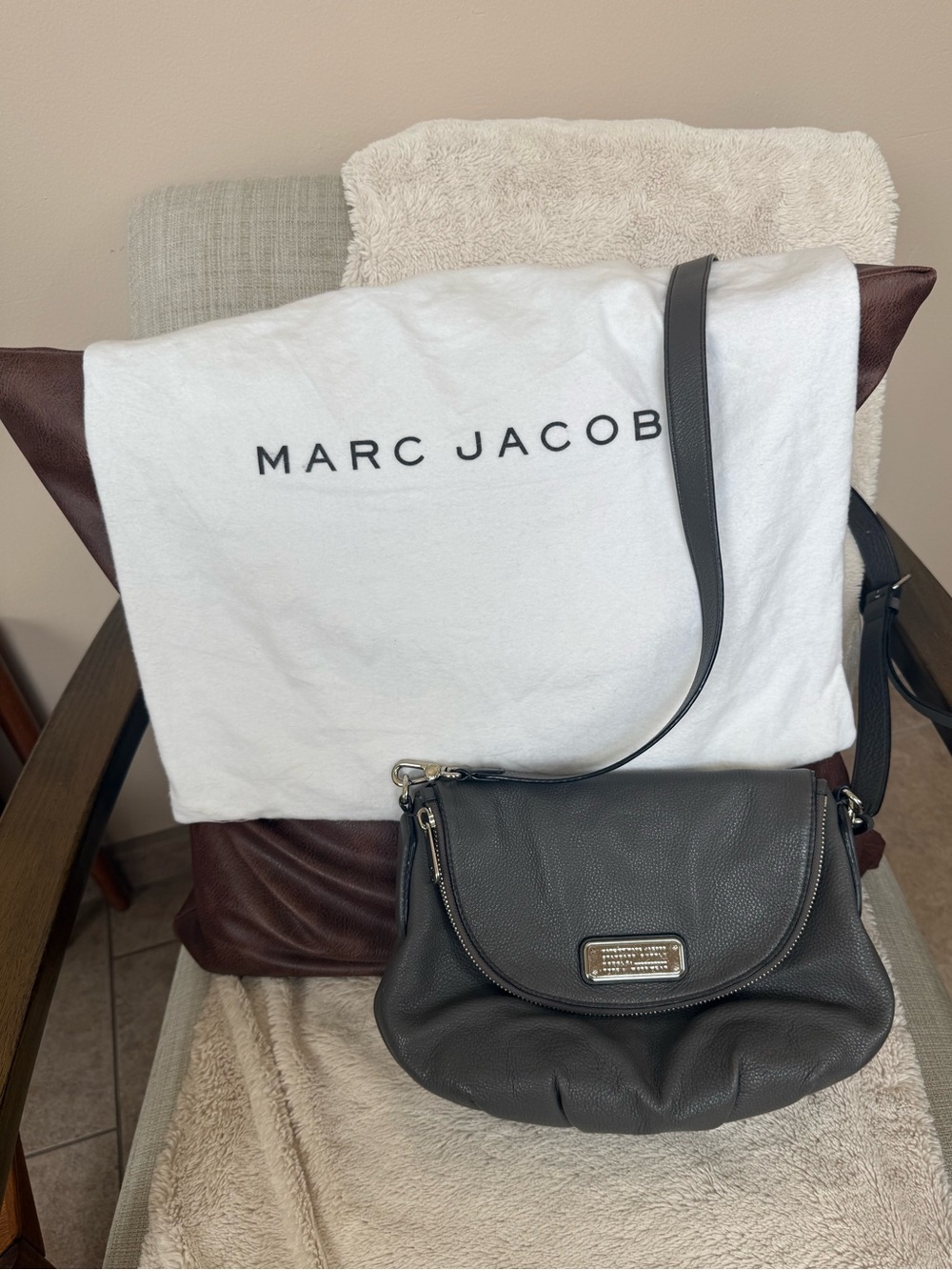 Marc Jacobs Dark Gray Leather Crossbody Shoulder Bag w Dustbag Silver Hardware